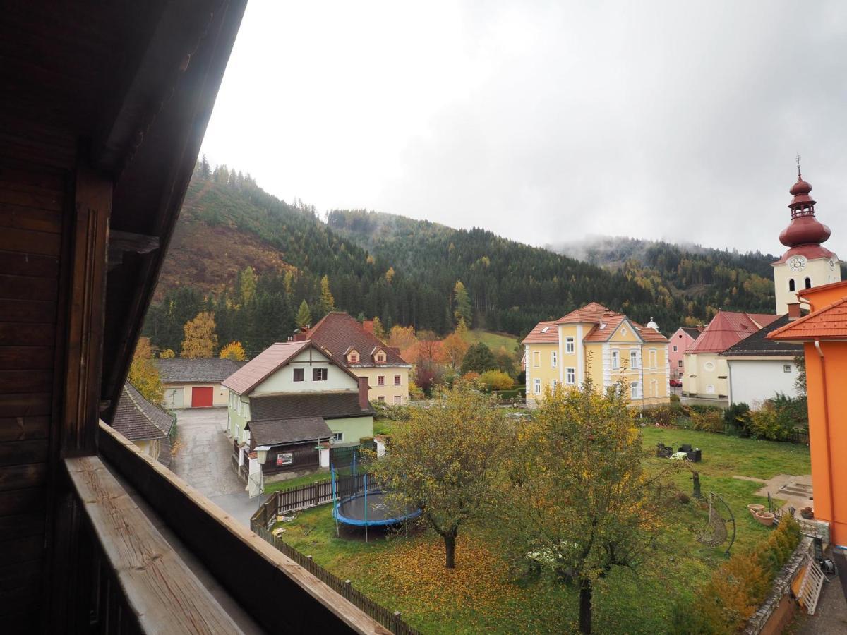 Gasthof Zum Gruenen Specht Oberzeiring Esterno foto
