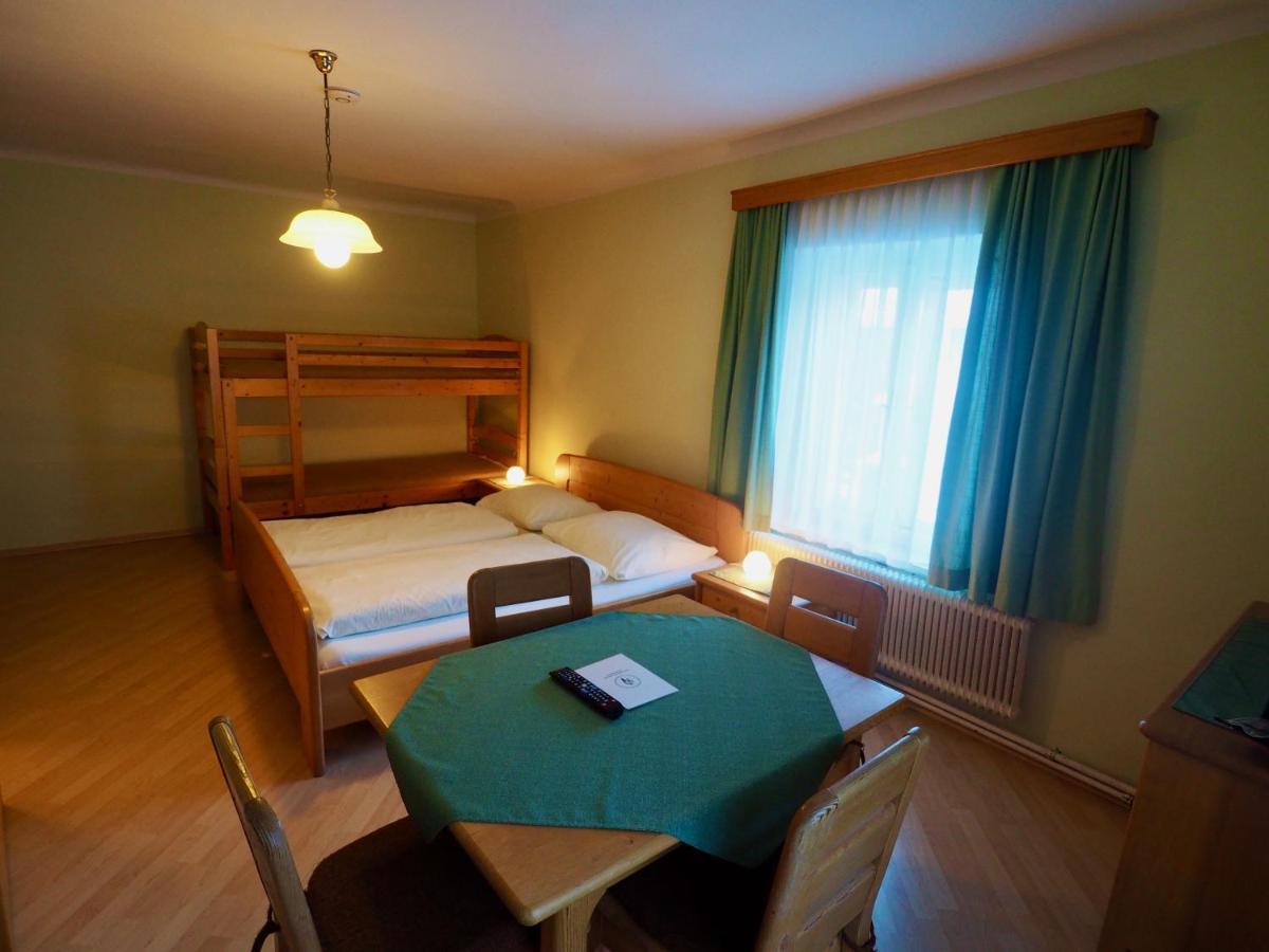 Gasthof Zum Gruenen Specht Oberzeiring Esterno foto